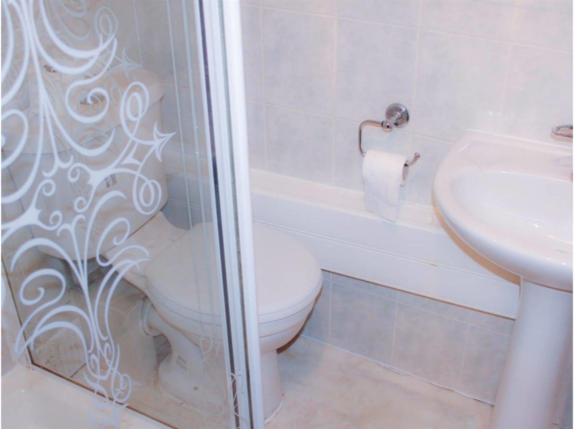 Lampton Guest House Hounslow Luaran gambar