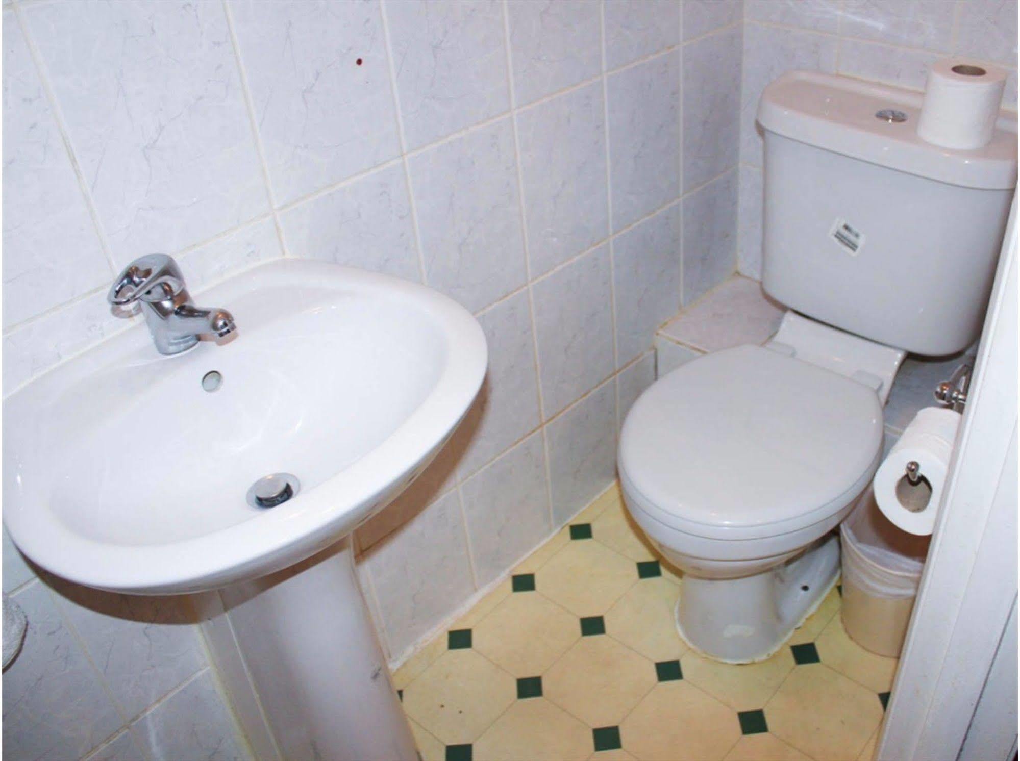 Lampton Guest House Hounslow Luaran gambar