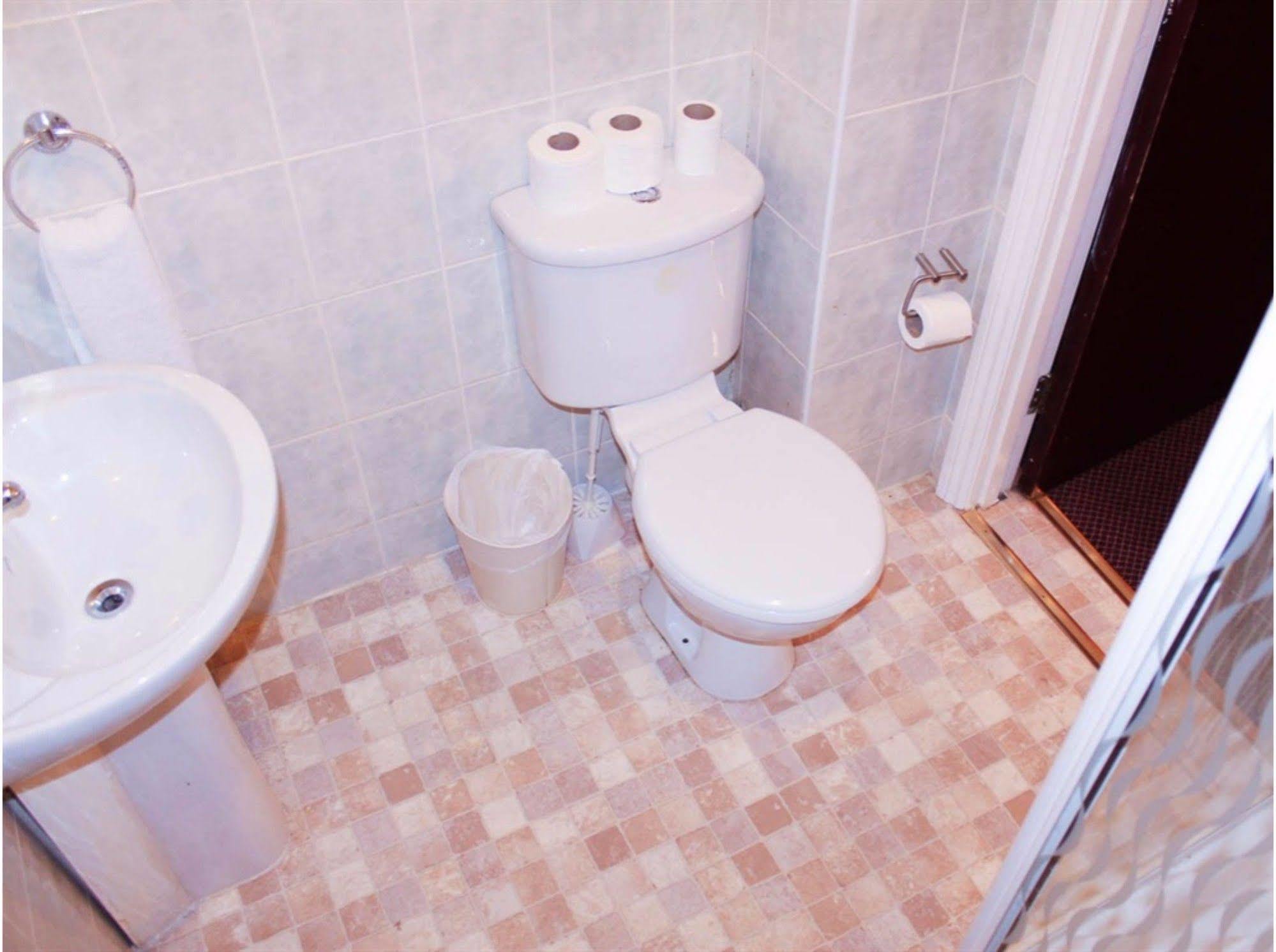 Lampton Guest House Hounslow Luaran gambar